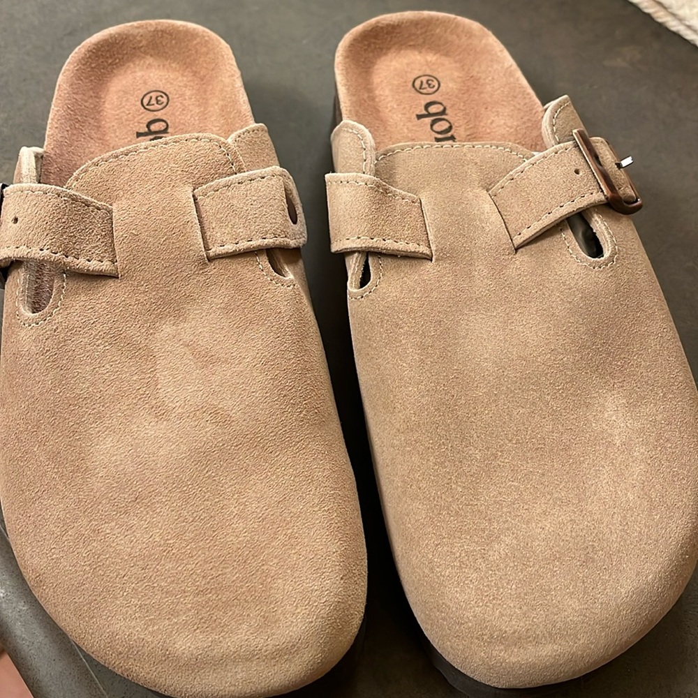 Clog mule - Brand new, made by Qomfort.